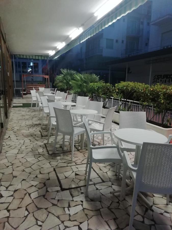 Hotel Mediterraneo ريميني المظهر الخارجي الصورة