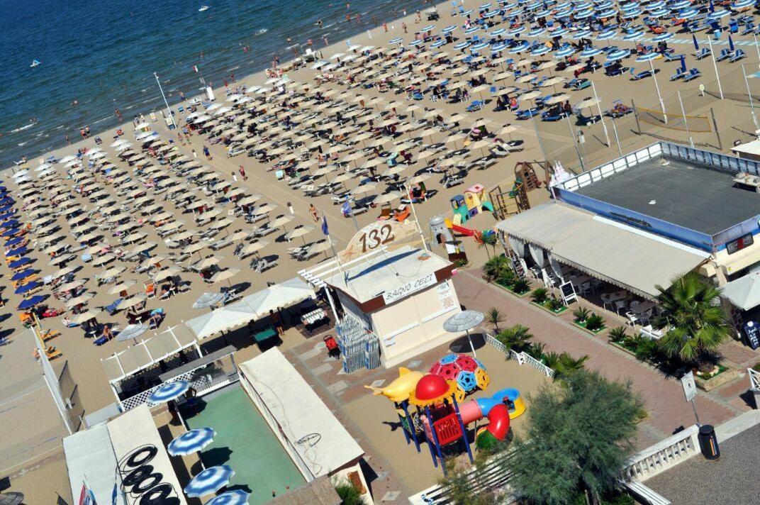 Hotel Mediterraneo ريميني المظهر الخارجي الصورة