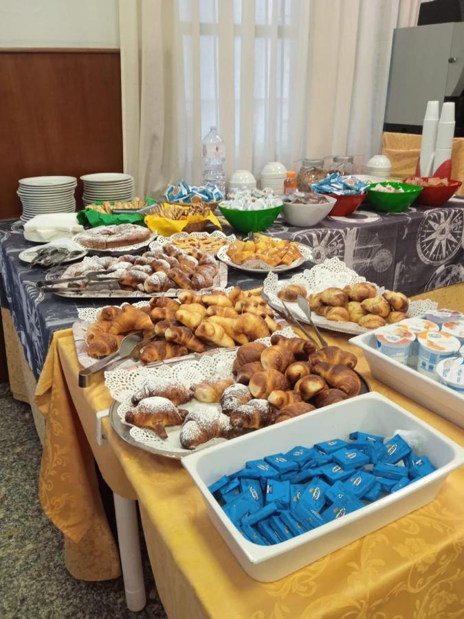 Hotel Mediterraneo ريميني المظهر الخارجي الصورة