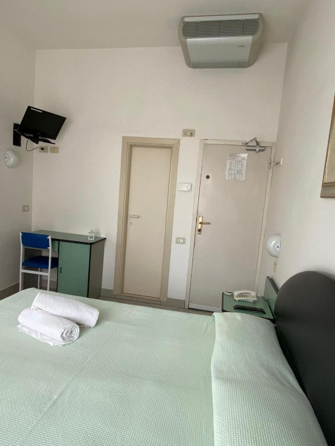 Hotel Mediterraneo ريميني المظهر الخارجي الصورة
